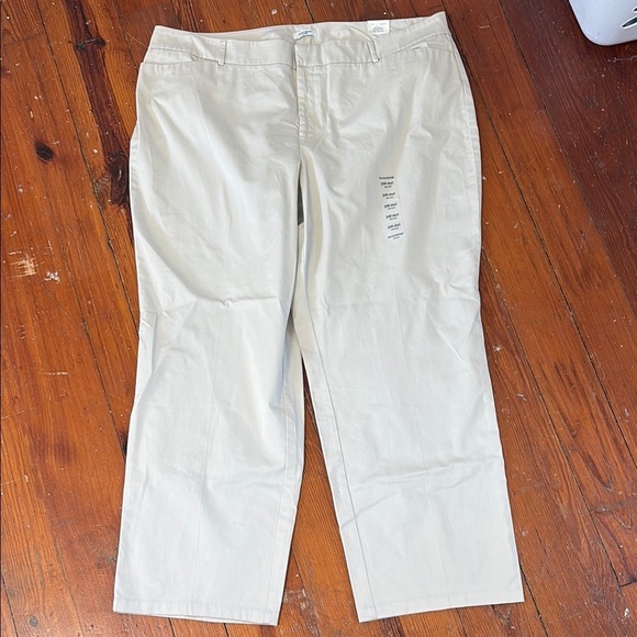Dockers Women’s Khaki Chino Cream Pants NWT Size 24 Short - Picture 1 of 6